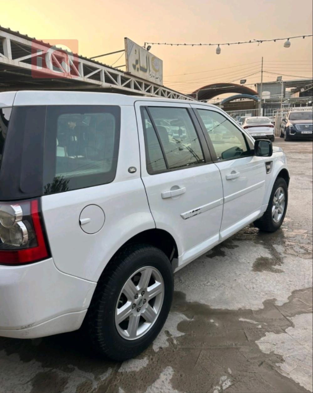 لاند روفر LR2